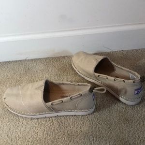 Bobs slip on